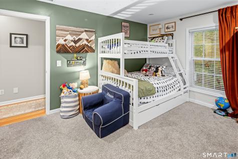 10 White Oak Lane Waterford CT 06375