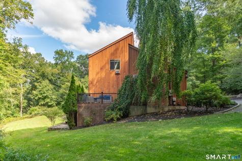 962 Moose Hill Road Guilford CT 06437