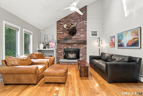 962 Moose Hill Road Guilford CT 06437