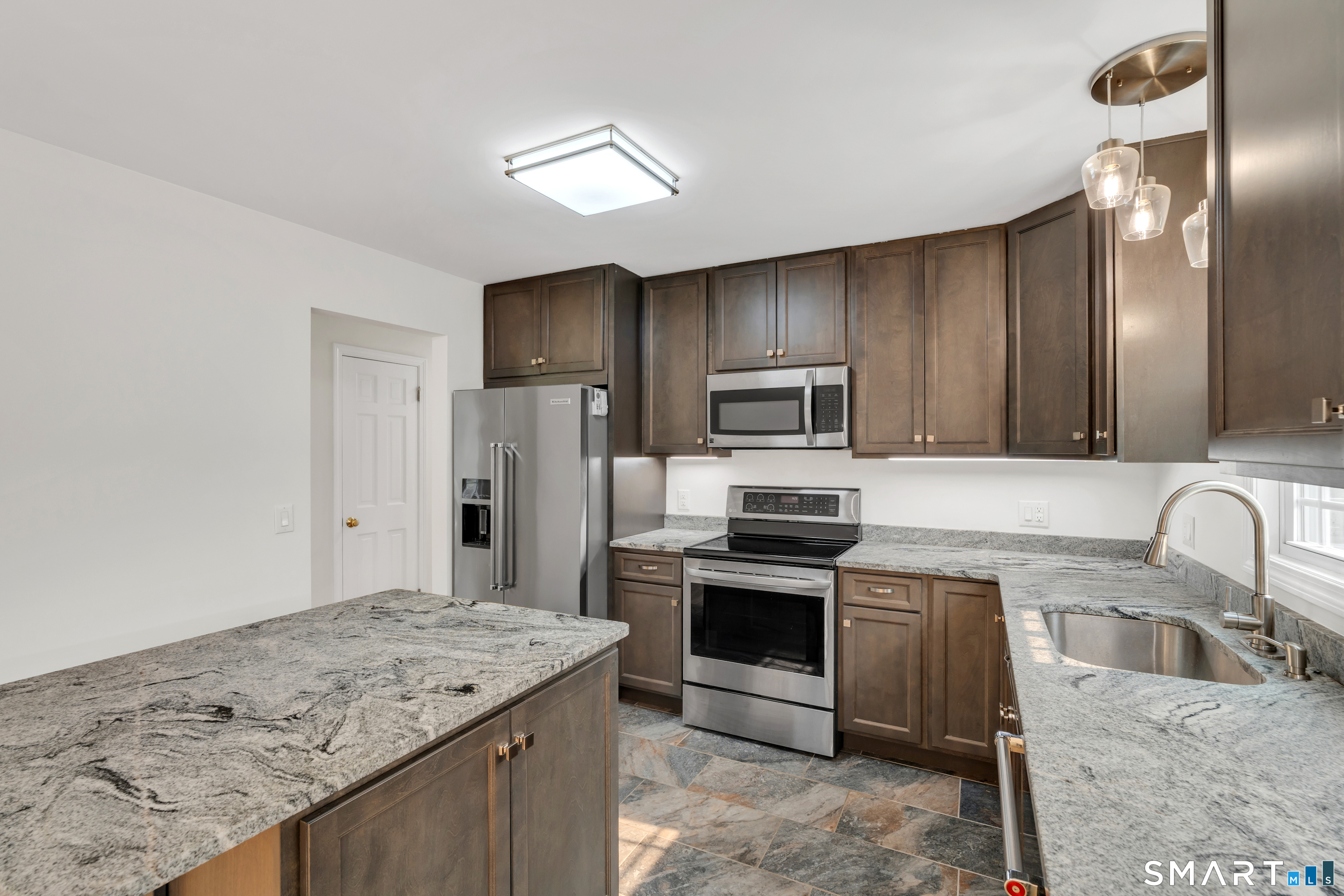 18 High Ridge Drive Waterford CT 06385