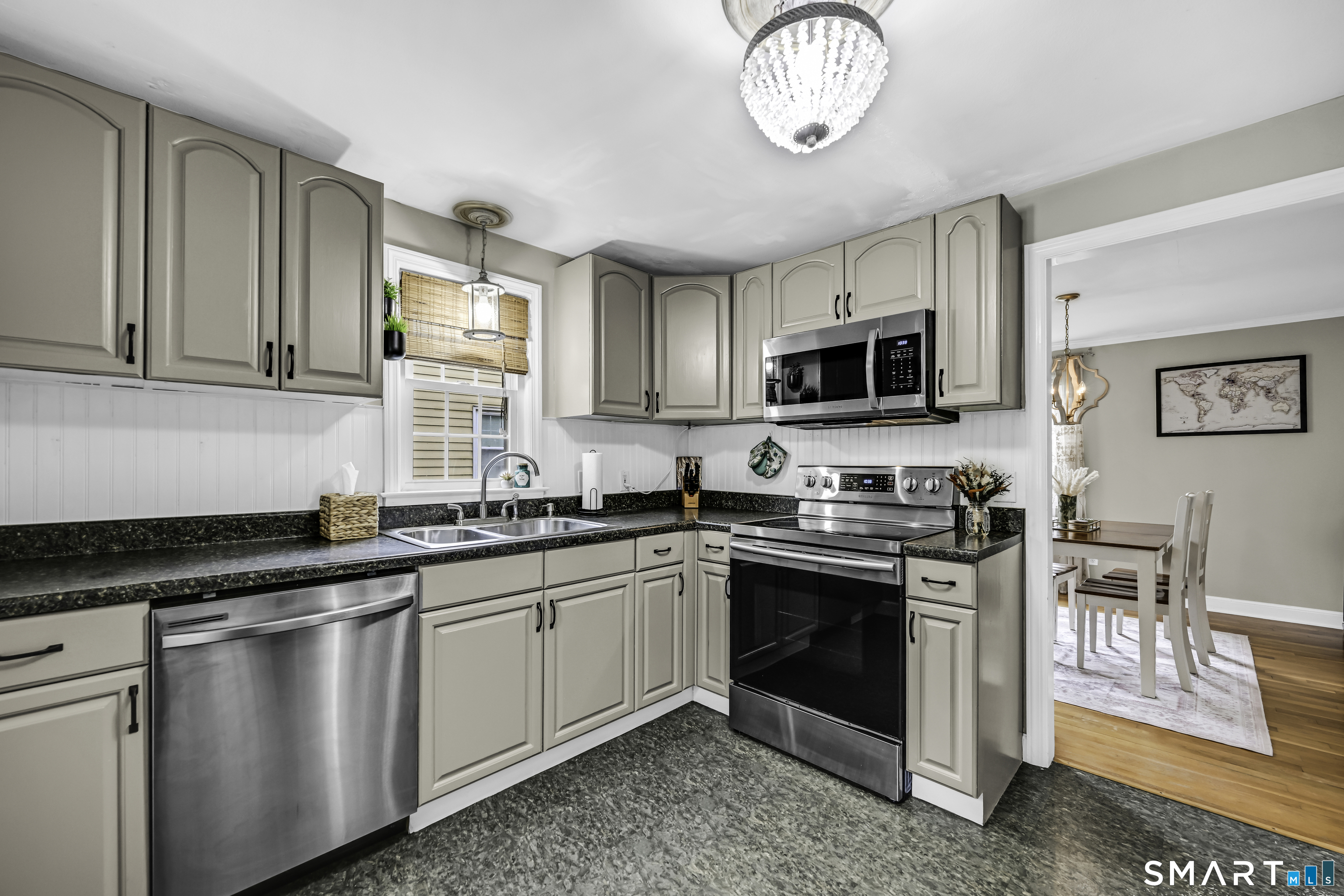 33 Edgemere Avenue West Hartford CT 06110