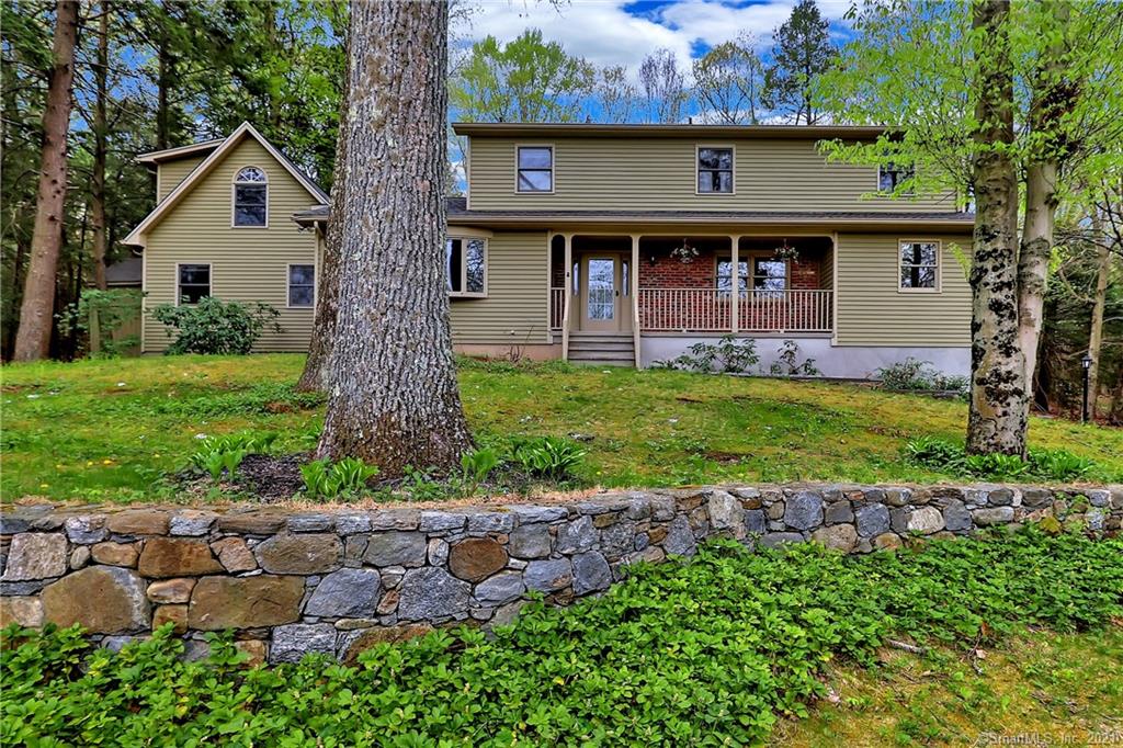 17 Old Country Road Oxford CT 06478