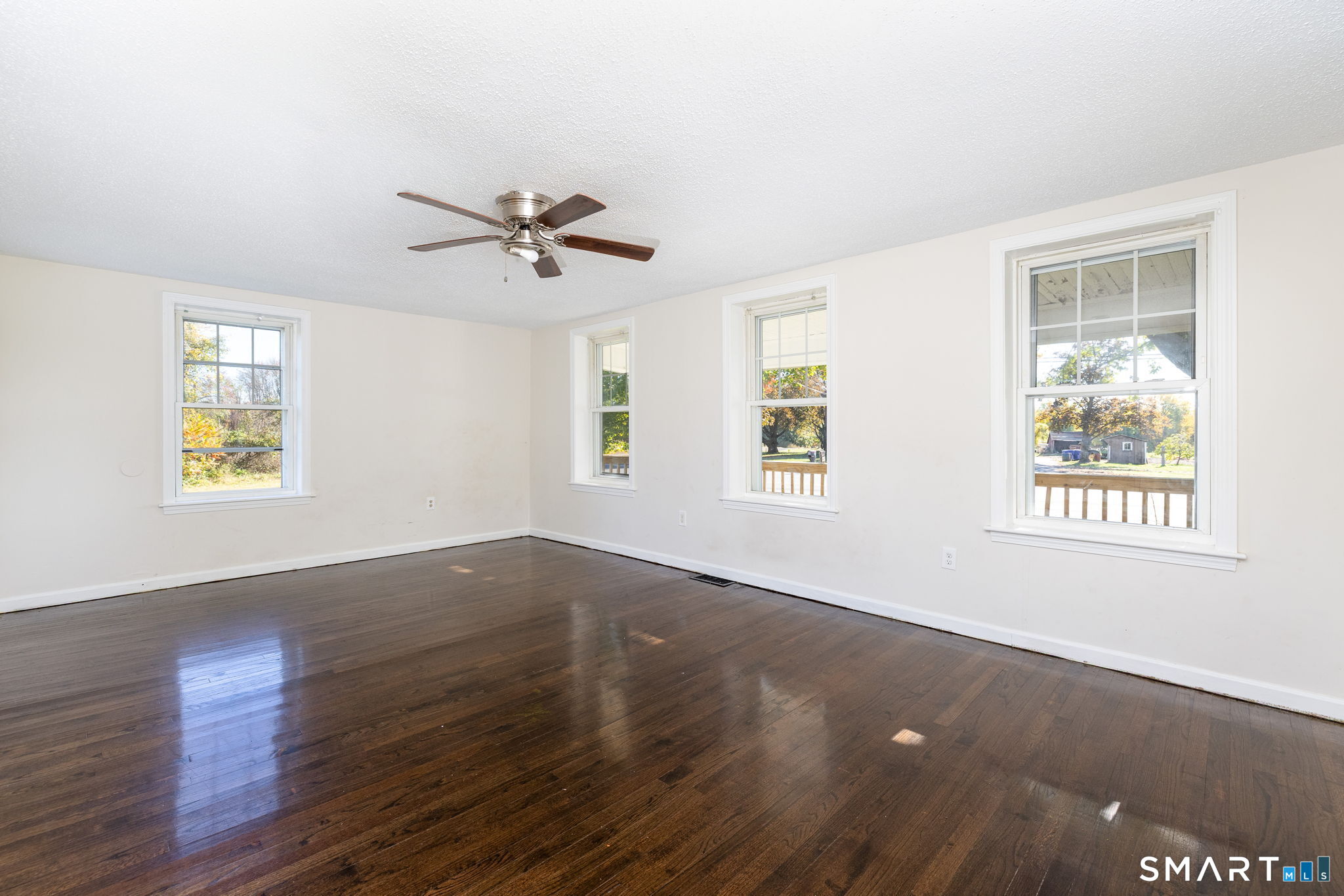 1267 South Street Suffield CT 06078