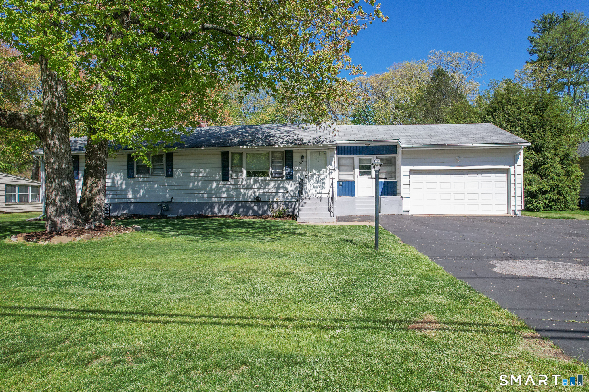 39 Grove Road North Haven CT 06473