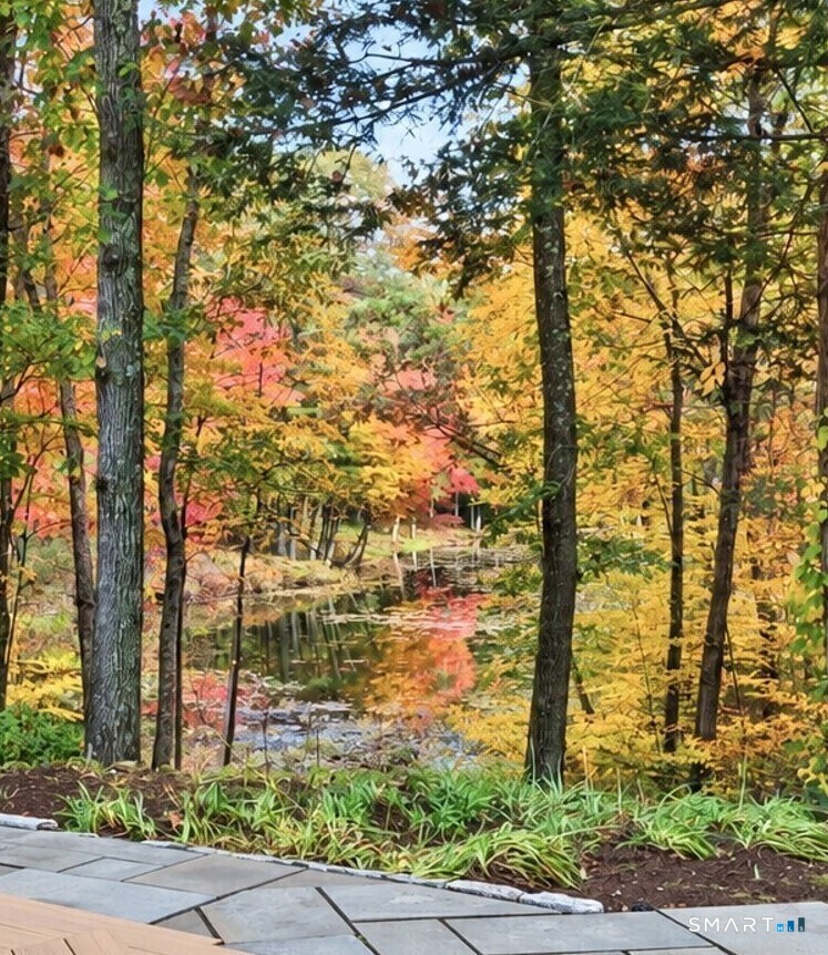 10 Whitman Pond Road Simsbury CT 06070