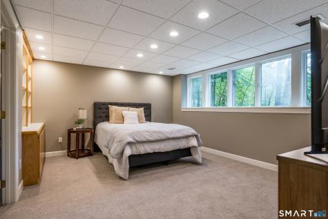 10 Whitman Pond Road Simsbury CT 06070