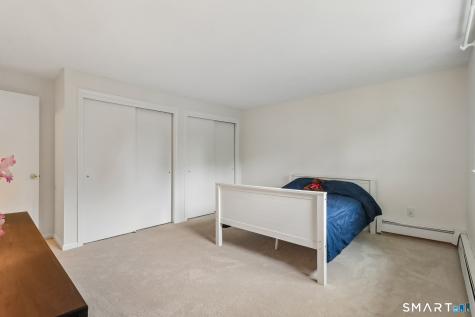 1 Horseshoe Circle Simsbury CT 06070