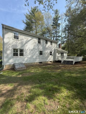1 Horseshoe Circle Simsbury CT 06070