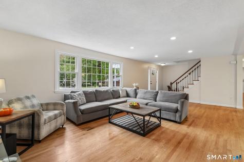 1 Horseshoe Circle Simsbury CT 06070