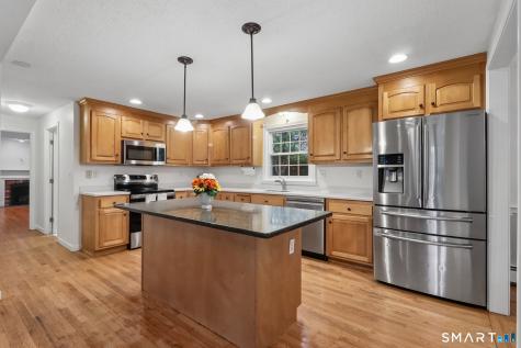 1 Horseshoe Circle Simsbury CT 06070