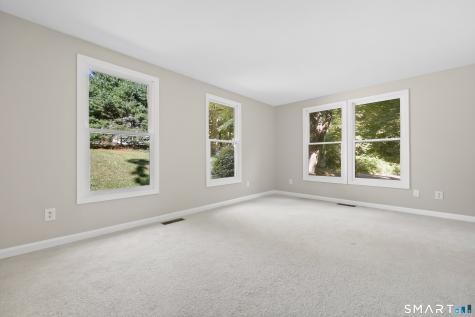 61 Rolling Green Road Bethany CT 06524