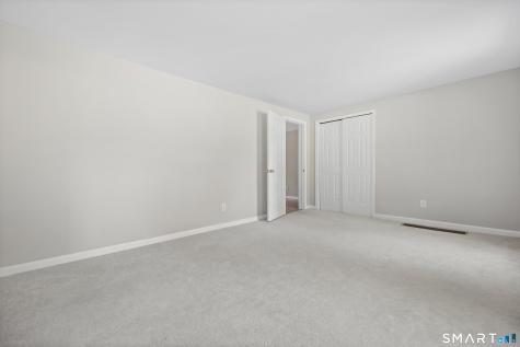 61 Rolling Green Road Bethany CT 06524