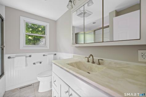 61 Rolling Green Road Bethany CT 06524