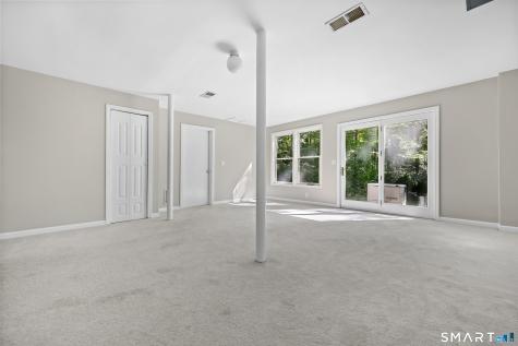 61 Rolling Green Road Bethany CT 06524