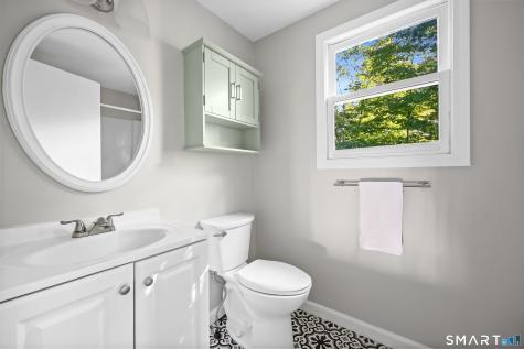 61 Rolling Green Road Bethany CT 06524