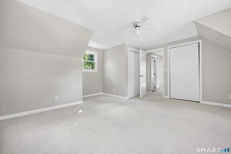 61 Rolling Green Road Bethany CT 06524