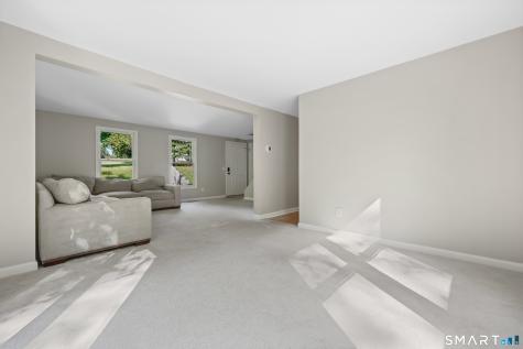 61 Rolling Green Road Bethany CT 06524
