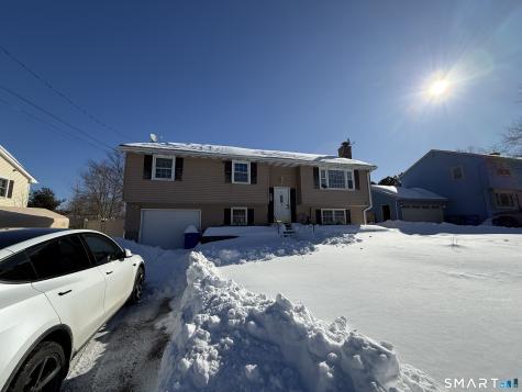98 1ST Street Suffield CT 06078