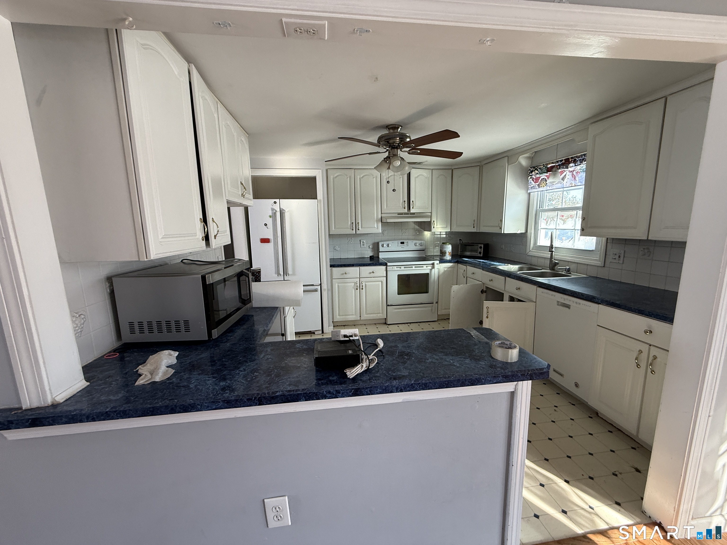 98 1ST Street Suffield CT 06078