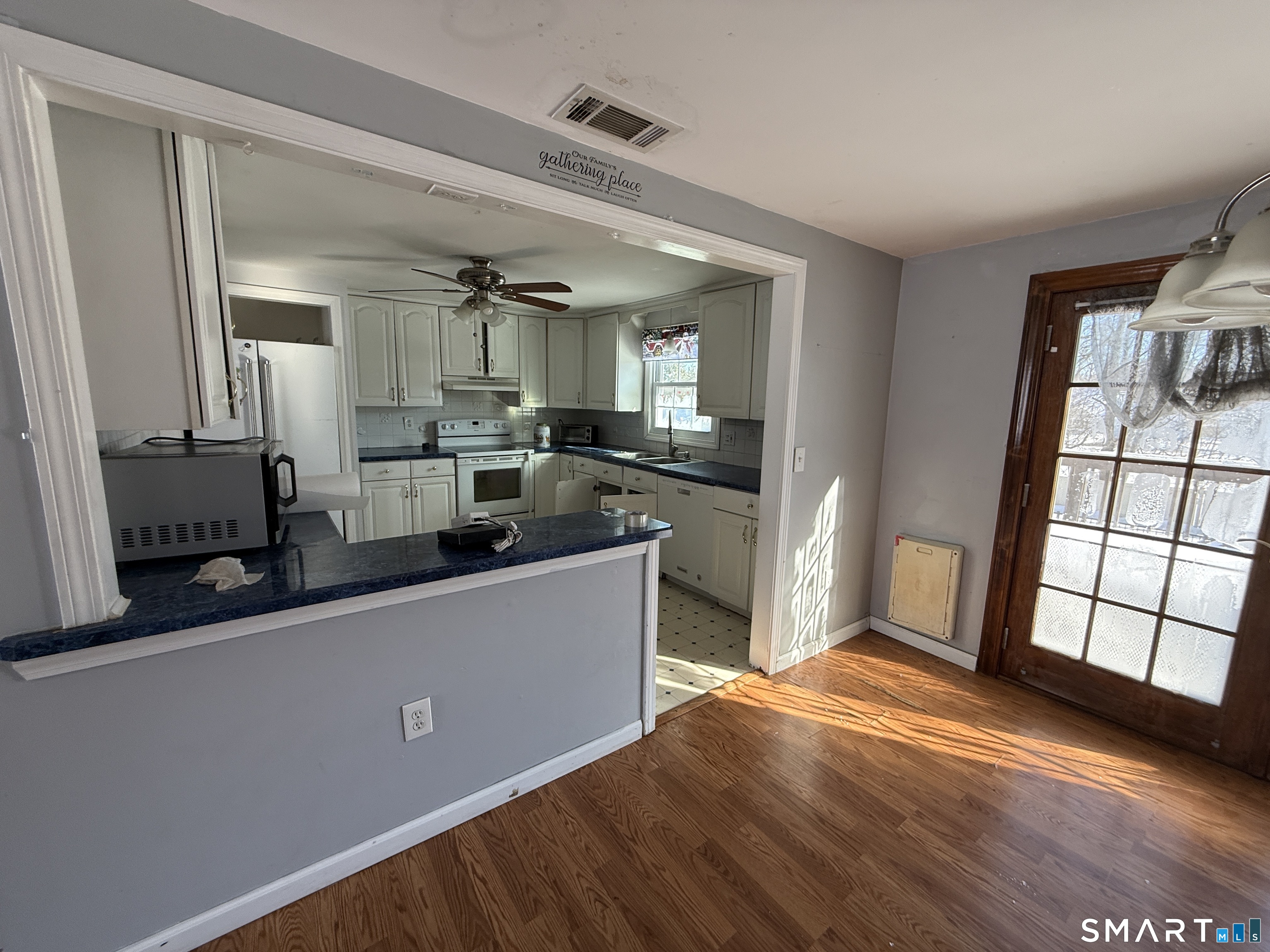 98 1ST Street Suffield CT 06078