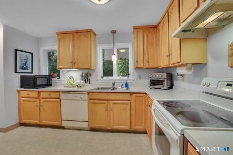11 Brookside Court East Hampton CT 06424