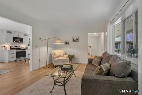 11 Brookside Court East Hampton CT 06424