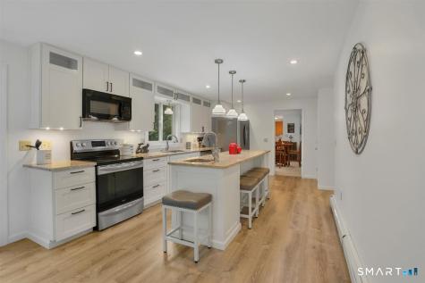 11 Brookside Court East Hampton CT 06424