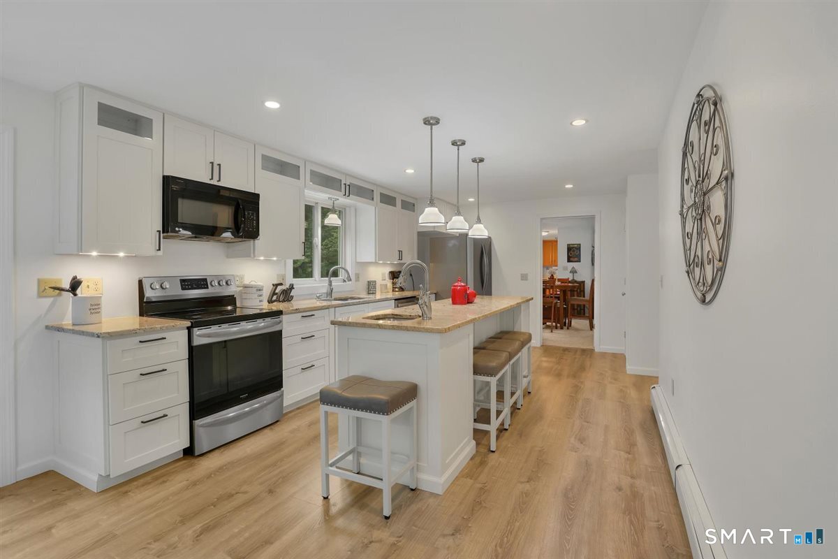 11 Brookside Court East Hampton CT 06424