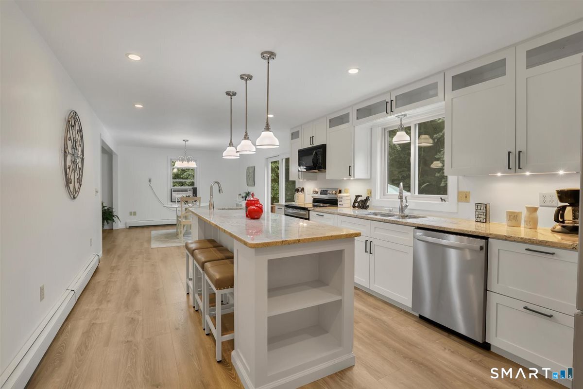 11 Brookside Court East Hampton CT 06424