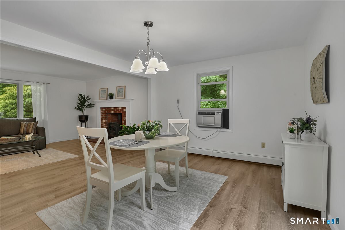 11 Brookside Court East Hampton CT 06424