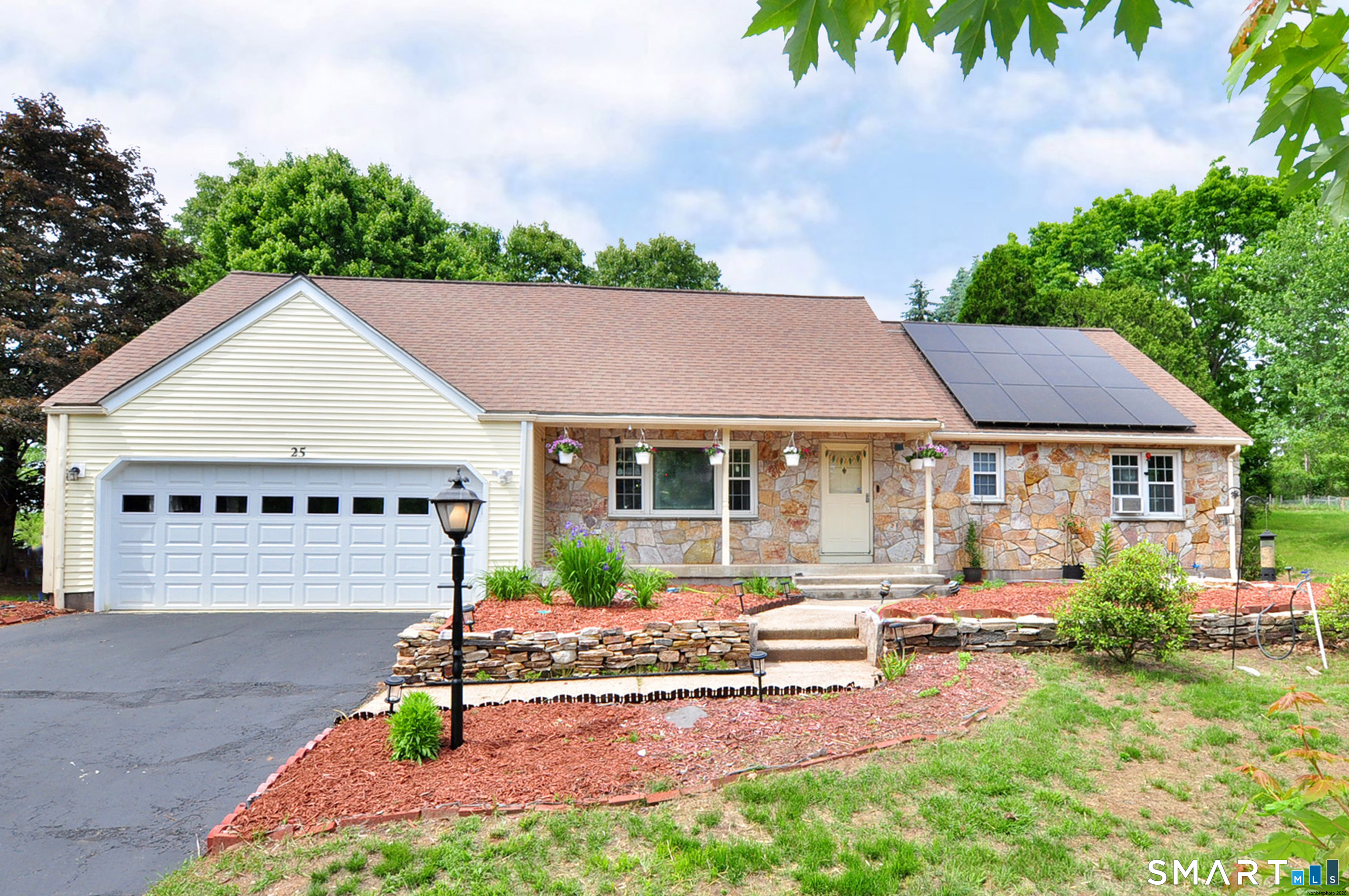 25 Hampshire Drive Glastonbury CT 06033