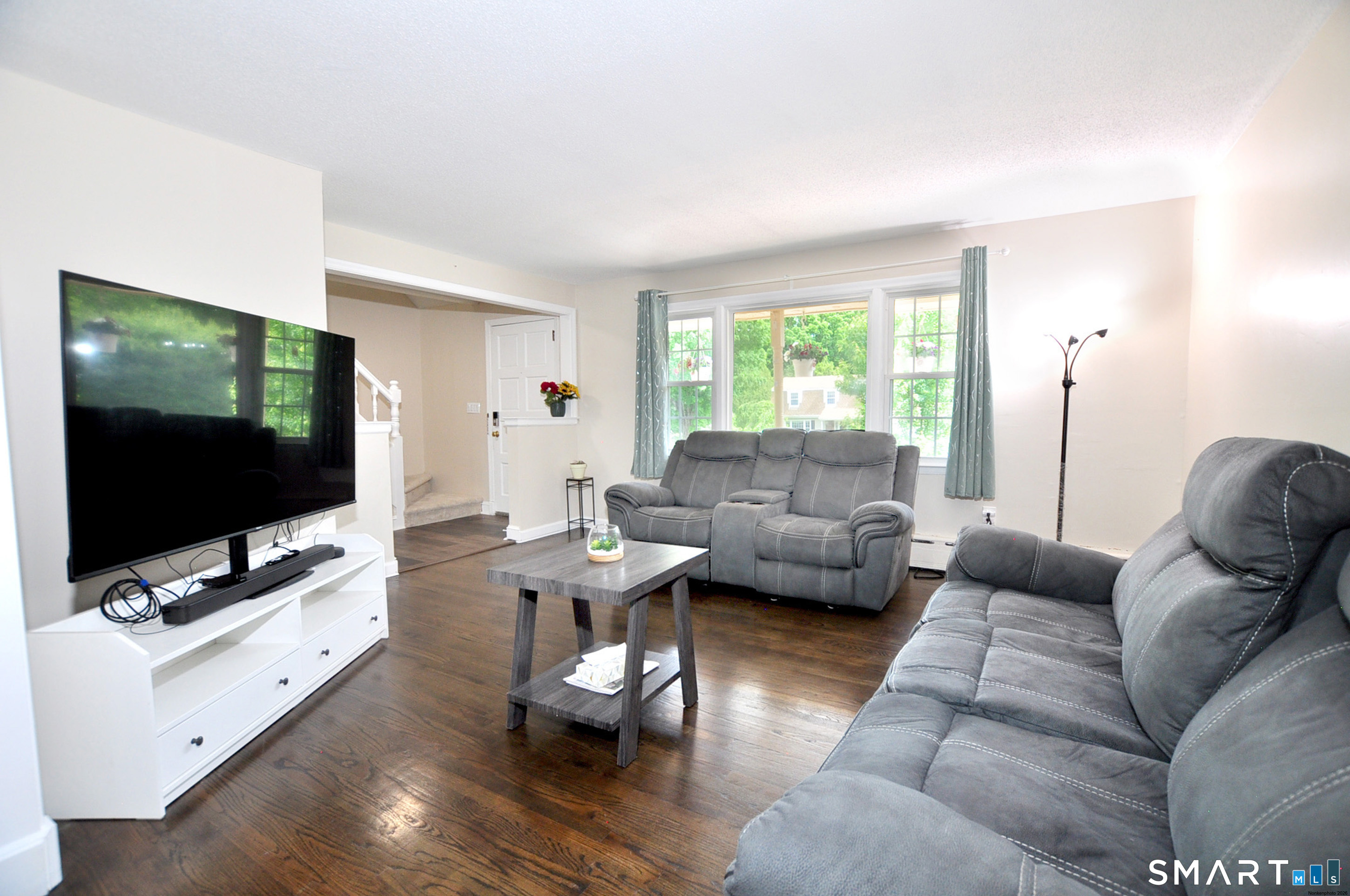 25 Hampshire Drive Glastonbury CT 06033