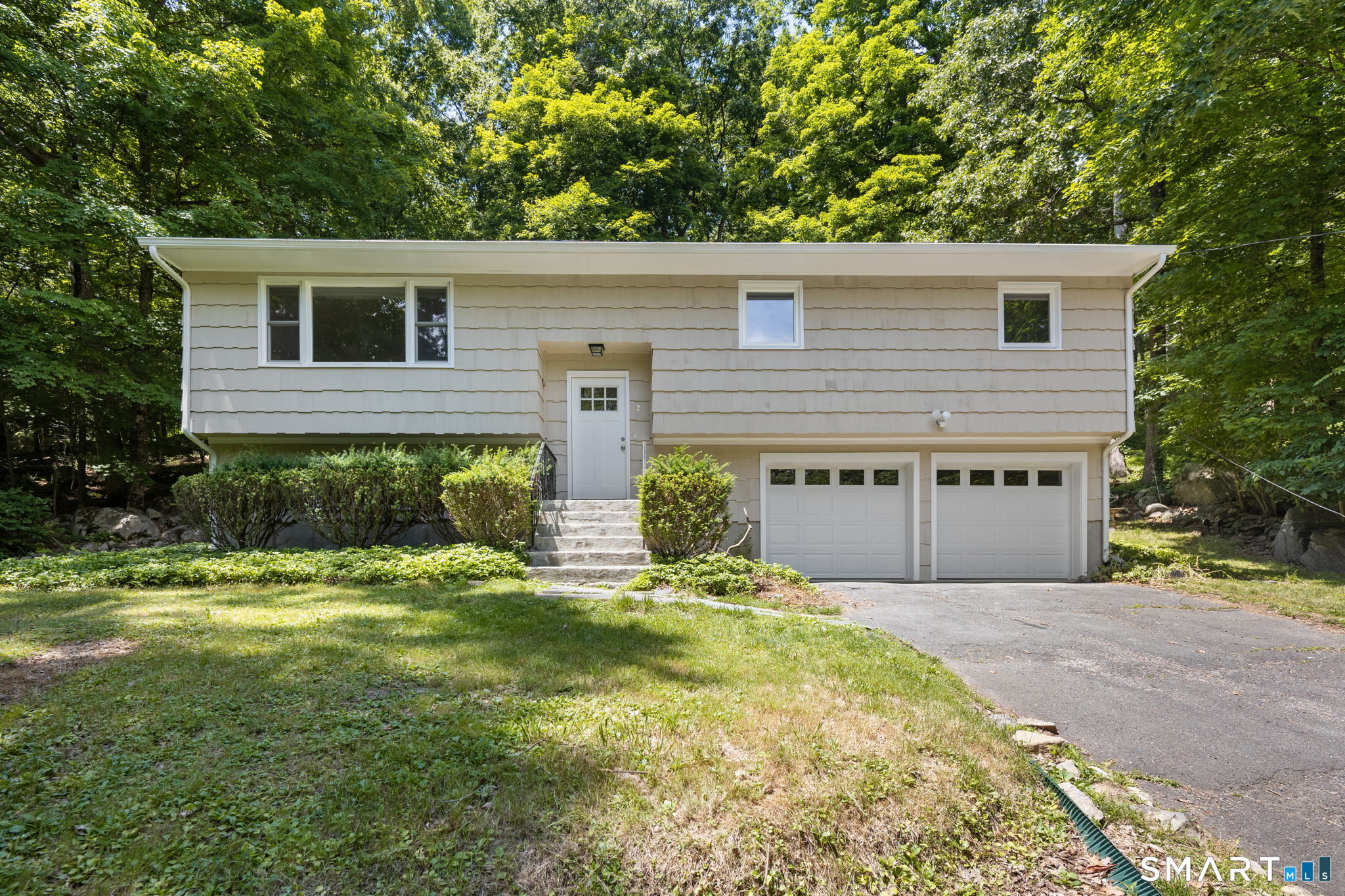 2 Oakwood Drive New Fairfield CT 06812