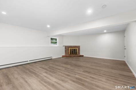 2 Oakwood Drive New Fairfield CT 06812