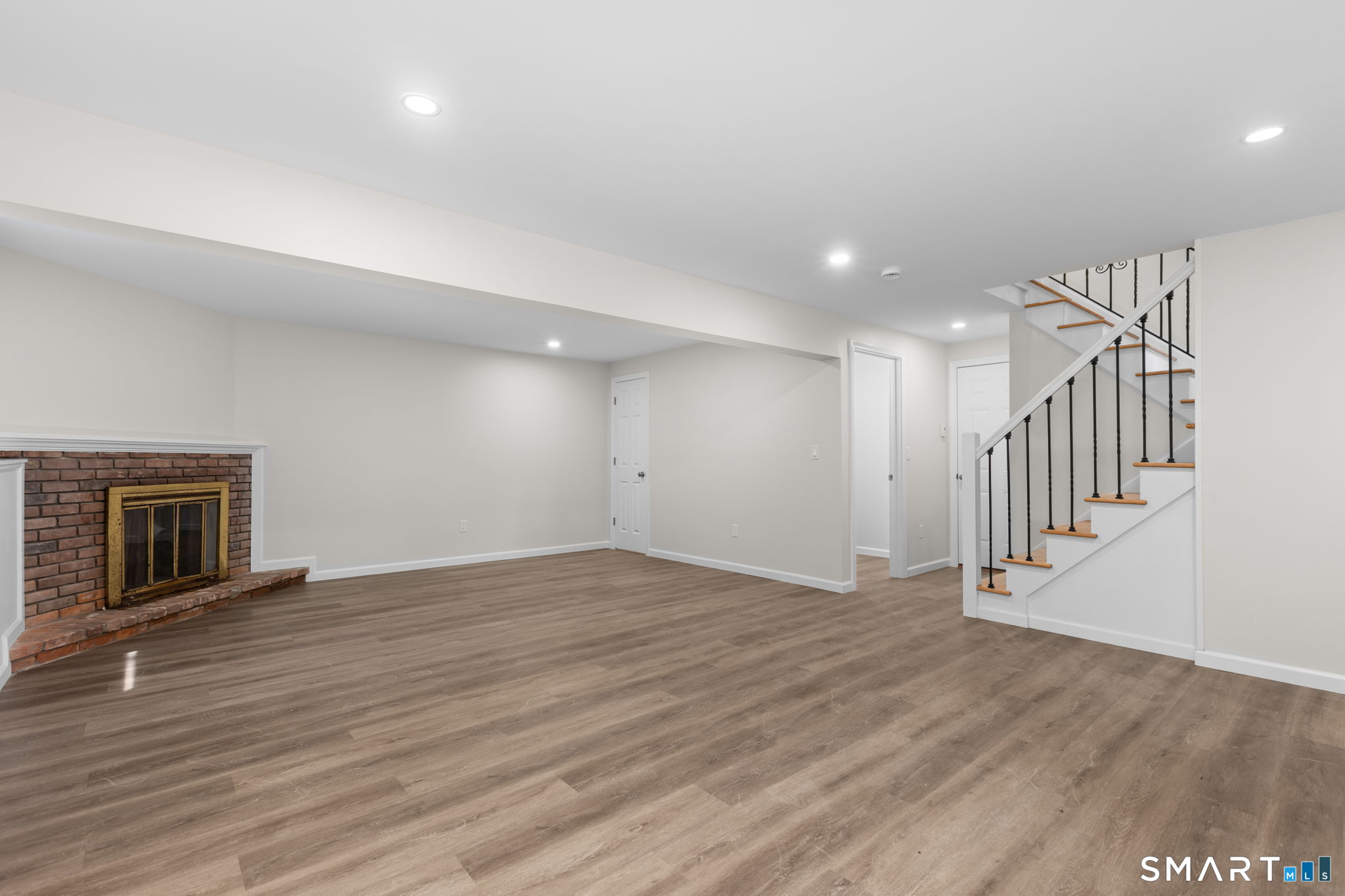 2 Oakwood Drive New Fairfield CT 06812