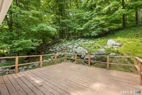 2 Oakwood Drive New Fairfield CT 06812