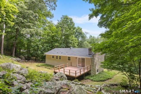 2 Oakwood Drive New Fairfield CT 06812