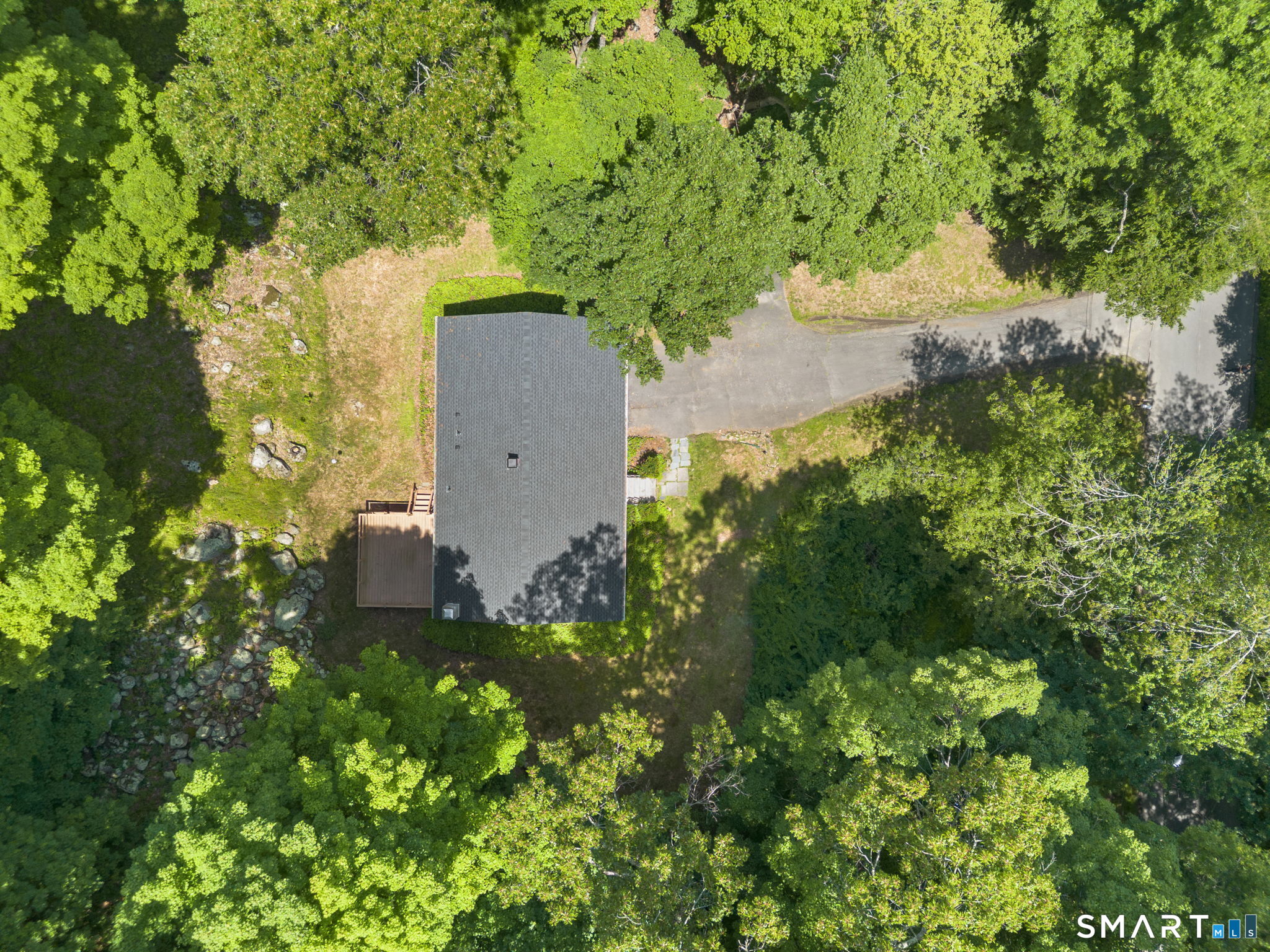 2 Oakwood Drive New Fairfield CT 06812