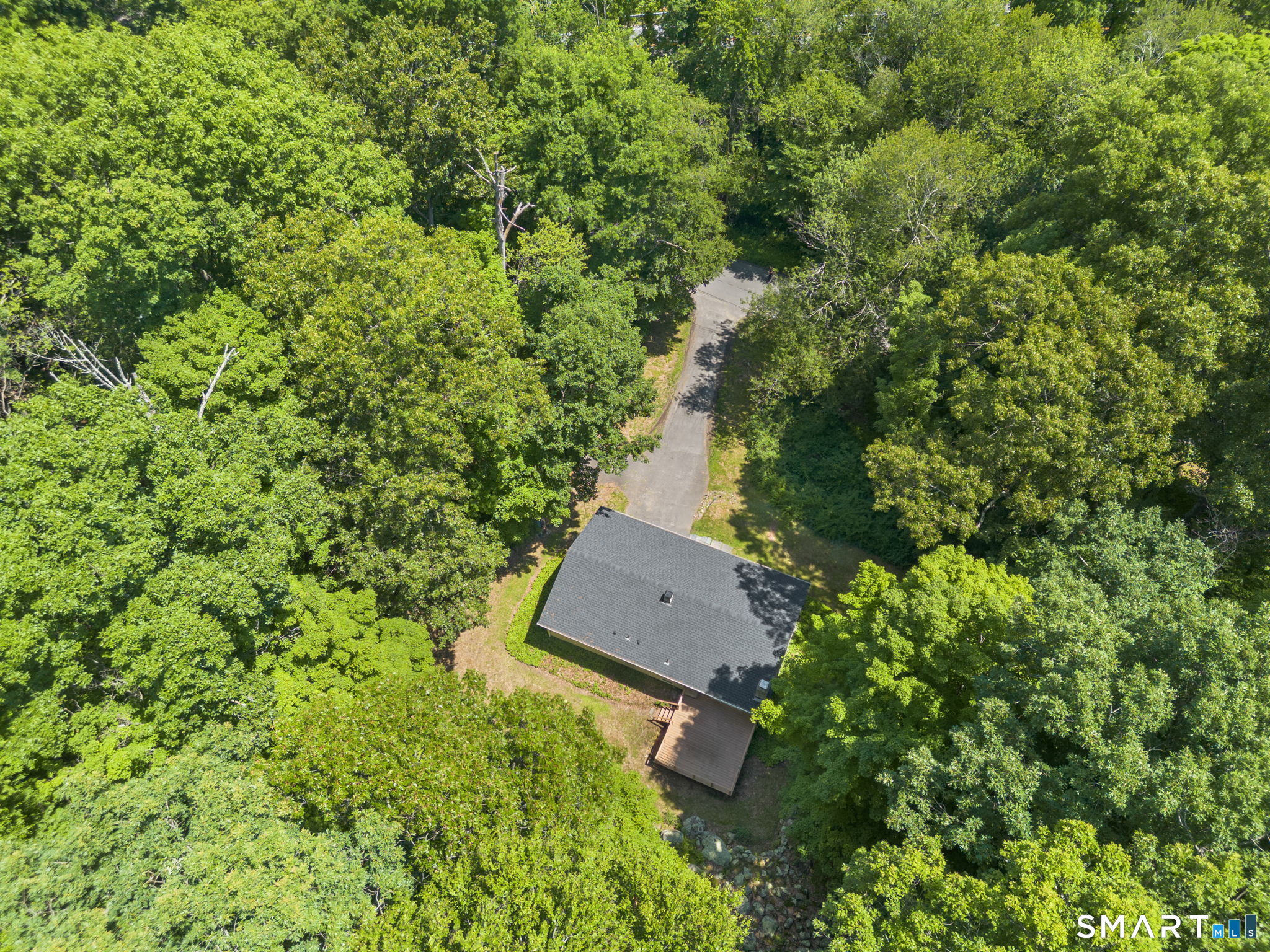 2 Oakwood Drive New Fairfield CT 06812