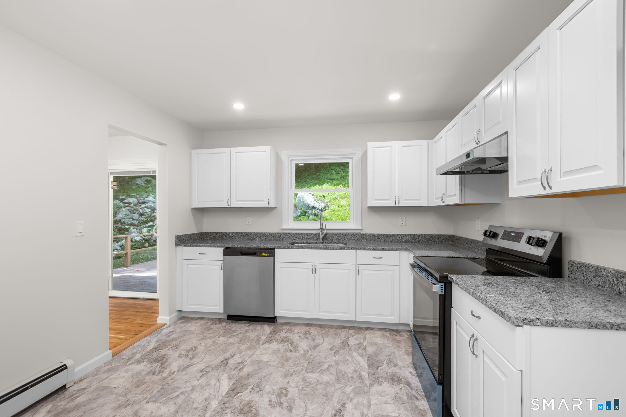 2 Oakwood Drive New Fairfield CT 06812