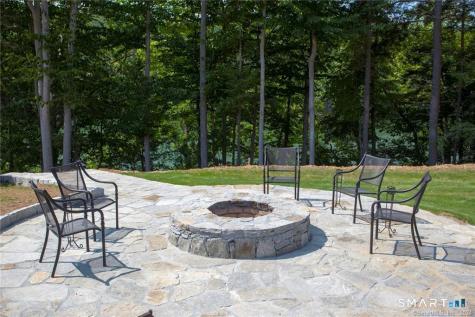 9 Nicolina Way Newtown CT 06470