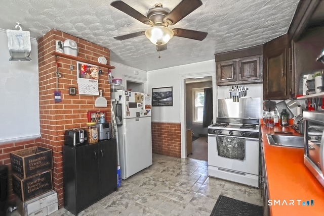 224 Blohm Street West Haven CT 06516