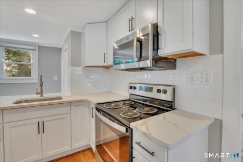 16 Strong Street Burlington CT 06013