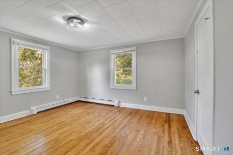 16 Strong Street Burlington CT 06013