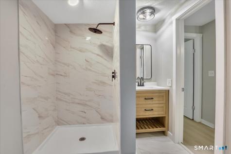 16 Strong Street Burlington CT 06013