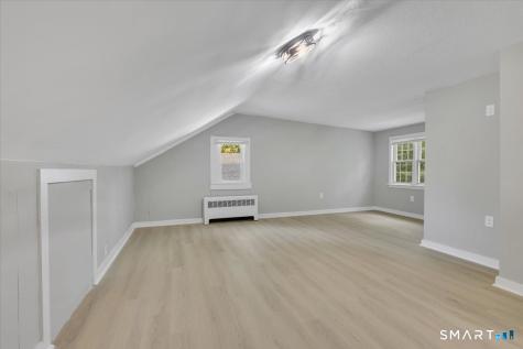 16 Strong Street Burlington CT 06013