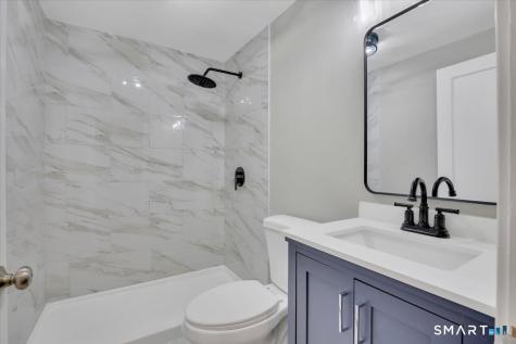 16 Strong Street Burlington CT 06013