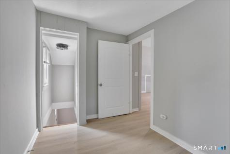 16 Strong Street Burlington CT 06013