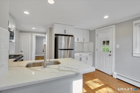 16 Strong Street Burlington CT 06013