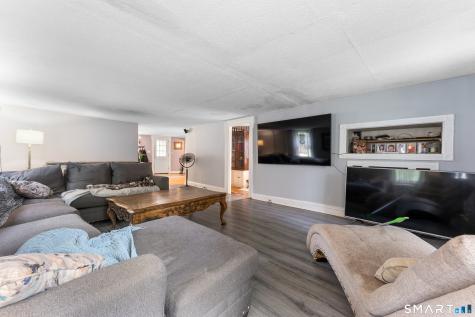 66 Hartford Road Simsbury CT 06070